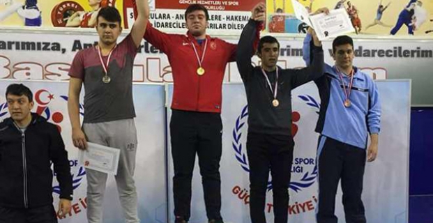 Çorum´dan 14 güreşçi Türkiye Şampiyonası için vize aldı