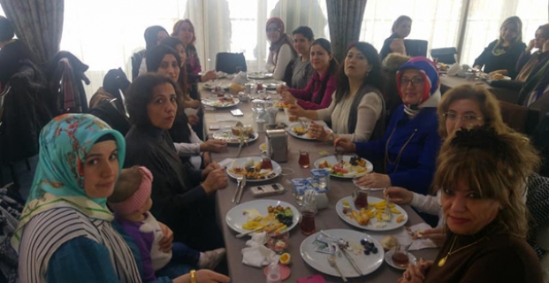 Türk Eğitim-Sen, bayan öğretmenleri kahvaltıda buluşturdu