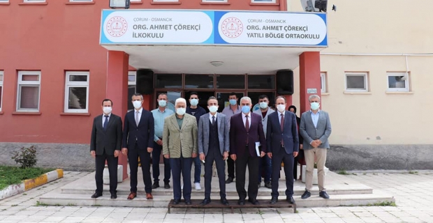 Osmancık'taki okulları ziyaret etti