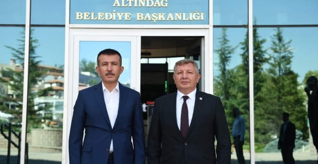 Osmancıklı iki Belediye Başkanı buluştu